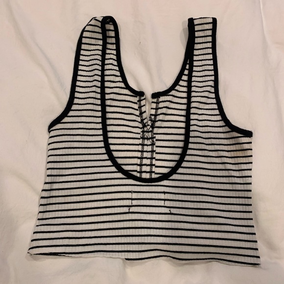 Cropped Striped Tank - Picture 2 of 3